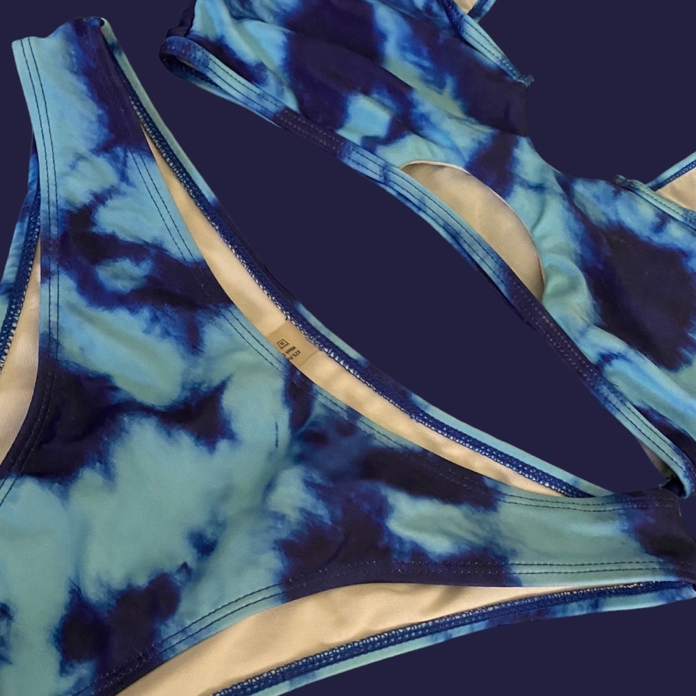 💙4/$28💙 SHEIN blue and white tie-dye bikini sz